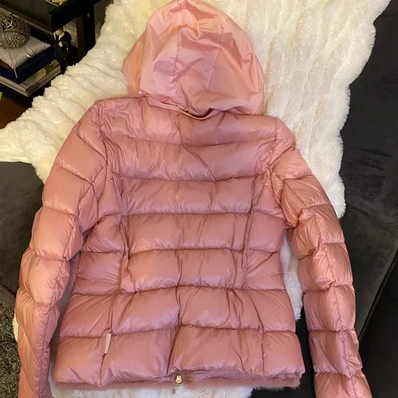 Moncler Puffer with Premium Mink Fur Details – Luxurious & Truly Rare 🩷 - Picture 4 of 16